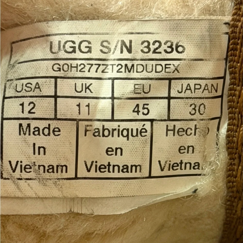 UGG Australia 3236 Neumel Boots for Men, Size 12 - Chestnut - Needs New Laces